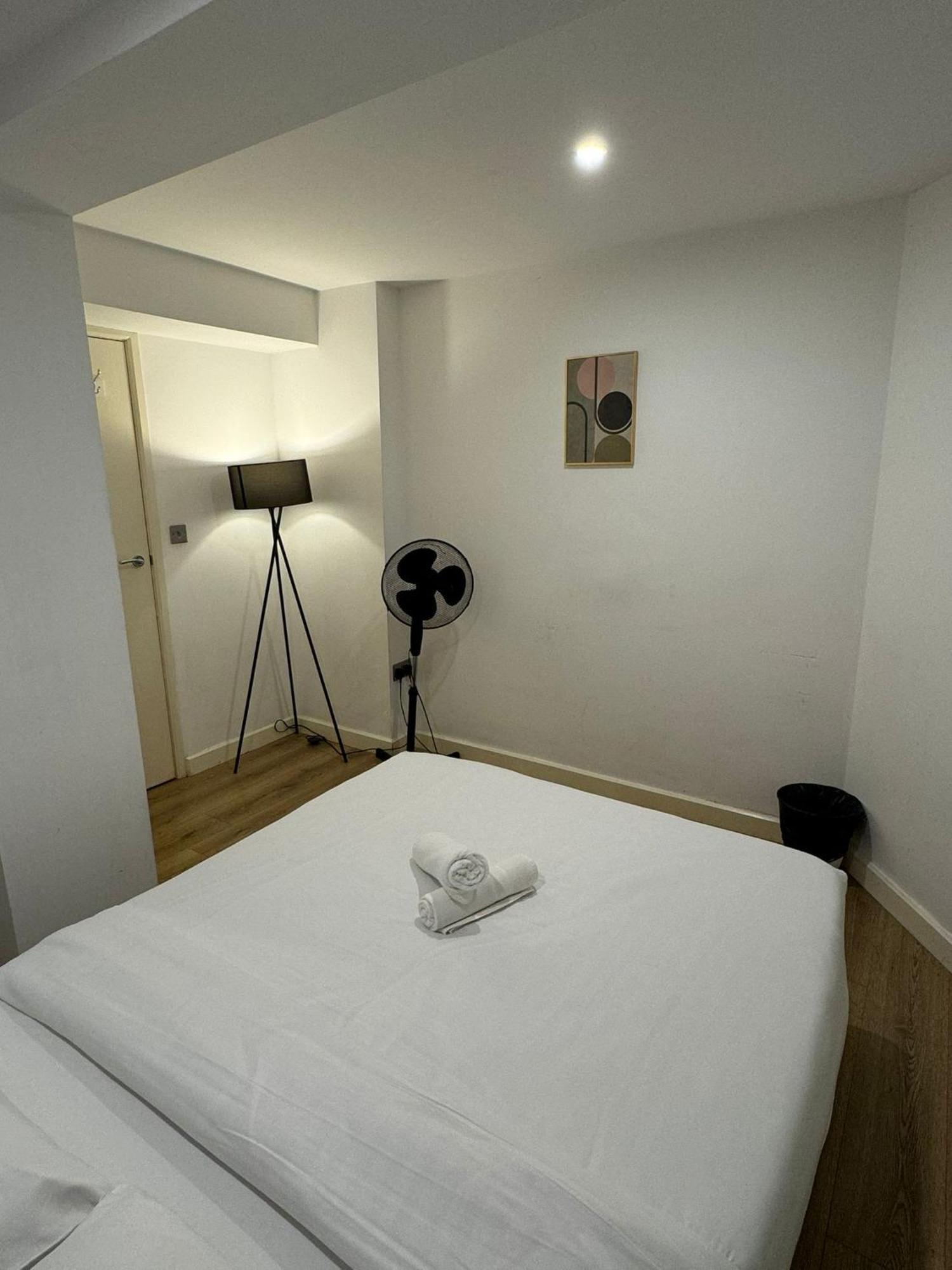 Cozy Two Bedroom Apartment Sleeps 6 Near Camden Market Hw10 London Eksteriør billede