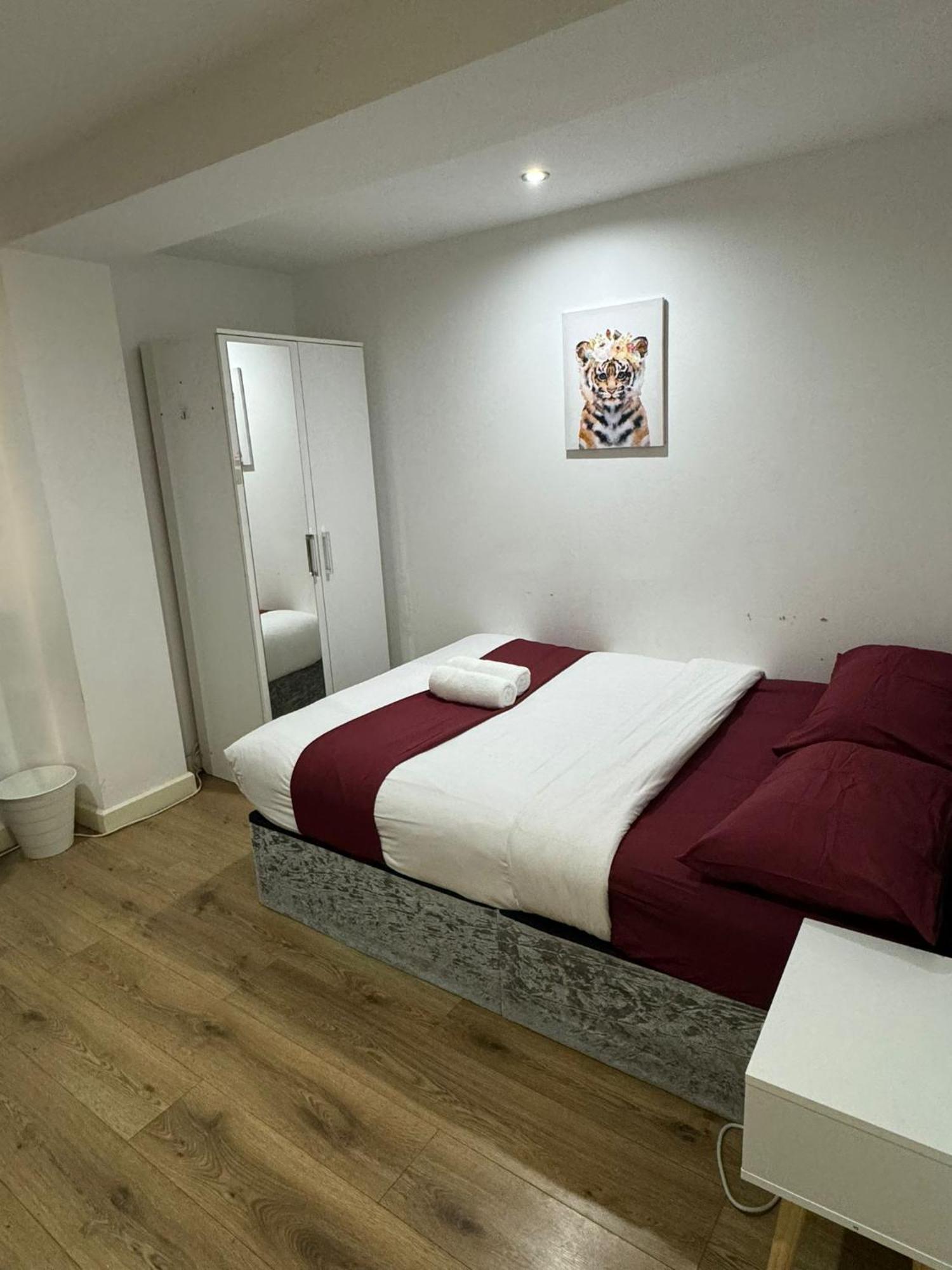 Cozy Two Bedroom Apartment Sleeps 6 Near Camden Market Hw10 London Eksteriør billede